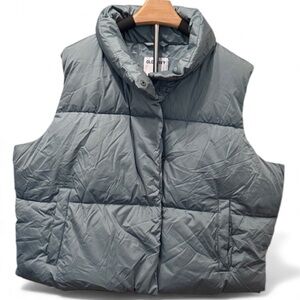 NWT Old‎ Navy Light Green Women’s Puffer Vest Sz XL Cabincore Outdoors
